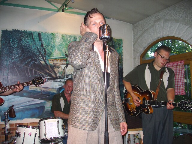 min 2004 06 13 guinguette mp   p6130102